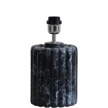 Odessa är en lampa i keramik i färgen svart marmor.